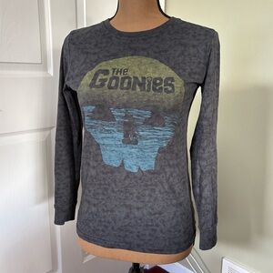 Grey long sleeve The Goonies shirt with large skull size 14